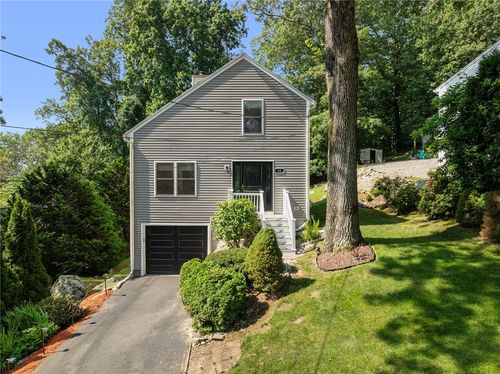 24 Smith St, Lincoln, RI, 02865-3531 | Card Image