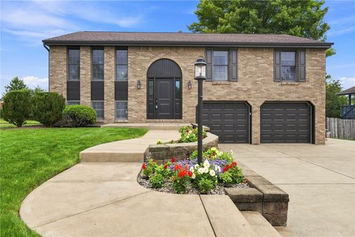 138 Rizzi Dr, Irwin, PA, 15642-8913 | Card Image