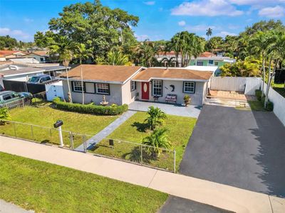 7884 Nw 175th St, House other with 4 bedrooms, 2 bathrooms and null parking in Hialeah FL | Image 1