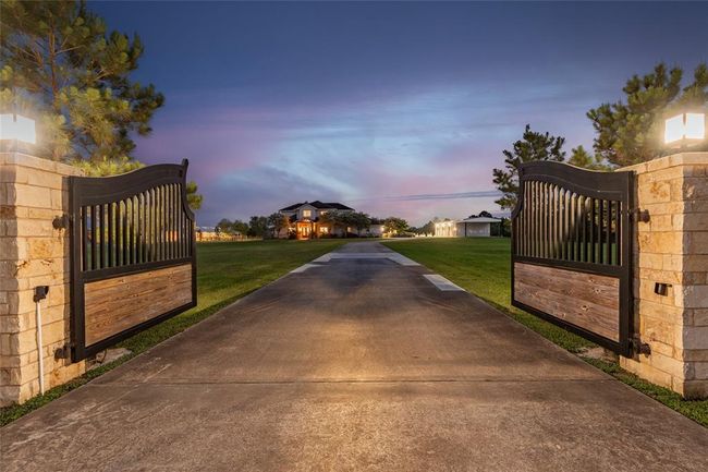 2112 Washington Ave, House other with 3 bedrooms, 4 bathrooms and 7 parking in Alvin TX | Image 43