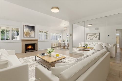 unit-7-22117 Burbank Blvd, Woodland Hills, CA, 91367-6214 | Card Image