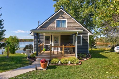 3943 Wice Dr, Gladwin, MI, 48624-8747 | Card Image