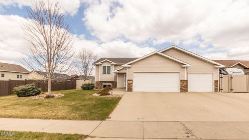 1802 4th Ave Sw, Mandan, ND, 58554-5713 | Card Image