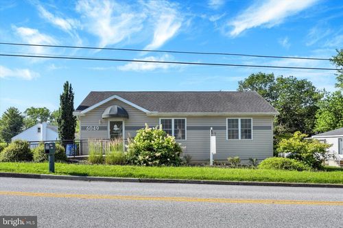 6049 Blue Bird Ave, HARRISBURG, PA, 17112-2308 | Card Image