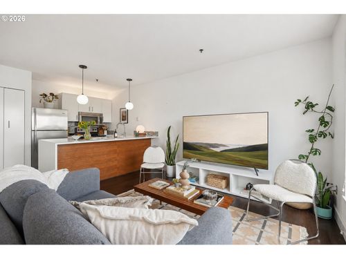 a1-315 Nw Uptown Ter, Portland, OR, 97210-5606 | Card Image