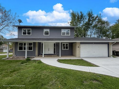 99 Essex Rd, Elk Grove Village, IL, 60007-3934 | Card Image