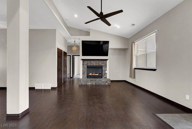 Family room | Image 12
