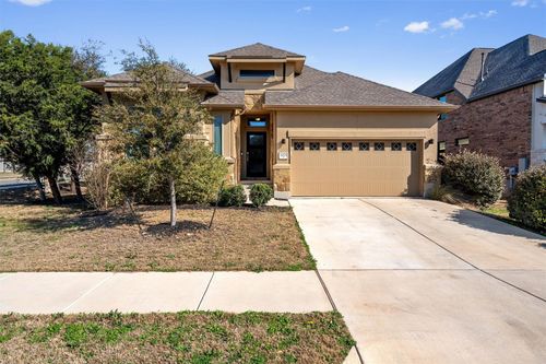 1001 Wolf Hollow Dr, Georgetown, TX, 78628-2597 | Card Image