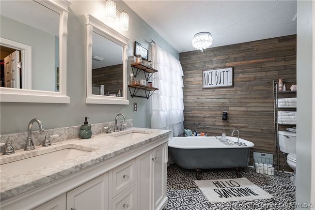 8408 Locust Dr, Home with 4 bedrooms, 3 bathrooms and null parking in Charlestown IN | Image 28