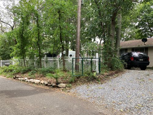 46 Violet Rd, Rocky Point, NY, 11778-8711 | Card Image
