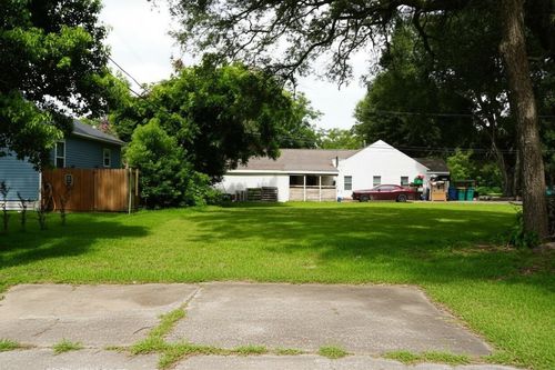 2606 N Houston Dr, La Marque, TX, 77568-4829 | Card Image