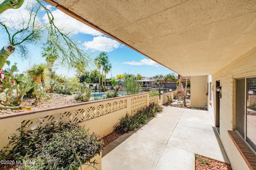 28-5901 N Oracle Rd, Tucson, AZ, 85704-3827 | Card Image