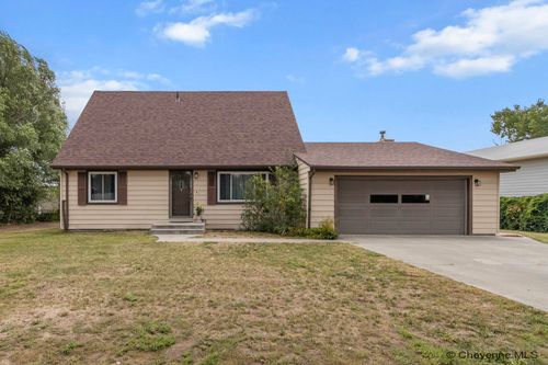 1813 S 2nd Ave, Cheyenne, WY, 82007-3351 | Card Image