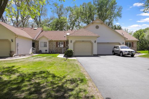 58-2672 Lake Court Dr, Mounds View, MN, 55112-4137 | Card Image