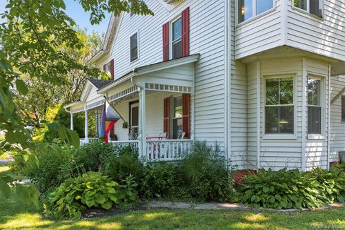 31 Church St, Red Hook, NY, 12571-1527 | Card Image