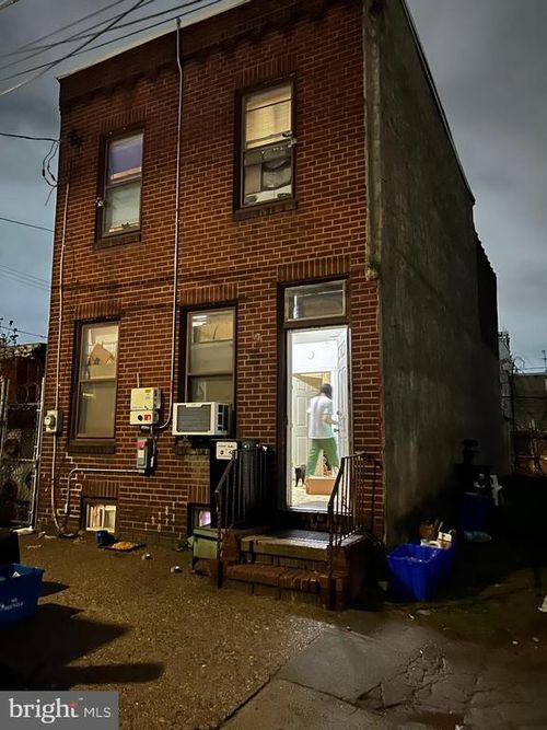 2051 N Lawrence St, PHILADELPHIA, PA, 19122-1516 | Card Image