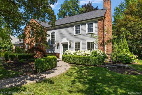 748 Waddington St, Bloomfield Hills, MI, 48301-2347 | Card Image