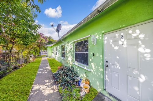 128 Nw 6th Ave, Hallandale Beach, FL, 33009-4128 | Card Image