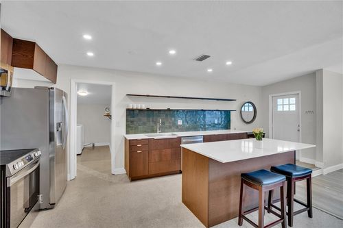 1071 35th Ave, Vero Beach, FL, 32960-4049 | Card Image