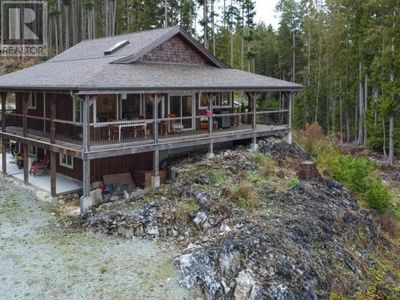 1958 Blubber Bay Rd, House other with 2 bedrooms, 1 bathrooms and null parking in Van Anda BC | Image 2