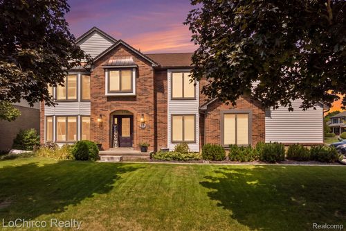 2700 Broadmoor Drive, Rochester Hills, MI, 48309 | Card Image