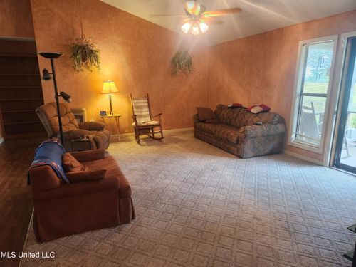 405 Chickasaw Rd, Pope, MS, 38658-2785 | Card Image