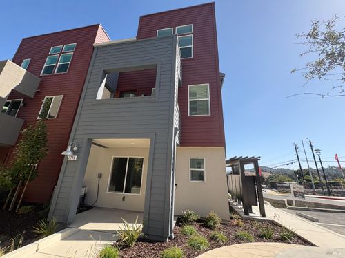 2296 Village Loop, Pinole, CA, 94564-2154 | Card Image