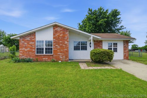 422 25th St, Okmulgee, OK, 74447-6755 | Card Image
