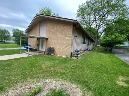 1004 Hemlock Ave, Dixon, IL, 61021-3854 | Card Image