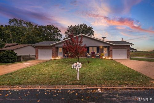 101 Jefferson Dr, Waterloo, IL, 62298-1757 | Card Image