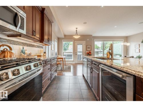 11122 52 St Nw, Edmonton, AB, T5W3H7 | Card Image