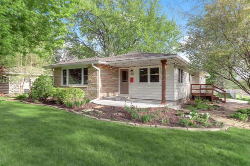 933 5th St W, Hastings, MN, 55033-1612 | Card Image