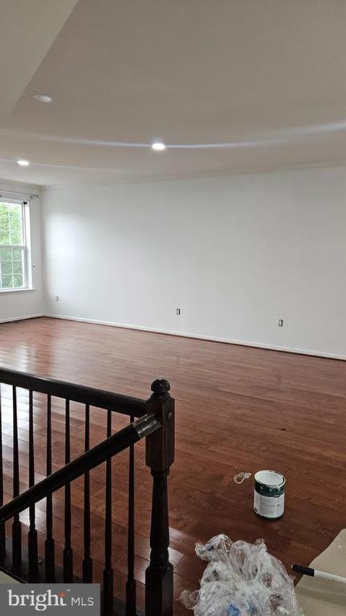 10215 Fountain Cir, MANASSAS, VA, 20110-2810 | Card Image