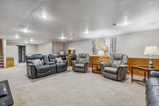 Family Room & Flex Space | Image 27