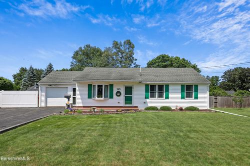 30 Joan Dr, Pittsfield, MA, 01201-8417 | Card Image