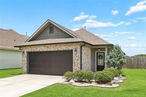 2600 Bayou Chene Dr, Marrero, LA, 70072-2671 | Card Image