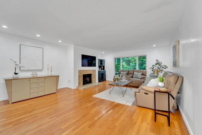 10 - 10 Fox Holw, Condo with 2 bedrooms, 3 bathrooms and 2 parking in Wayland MA | Image 12