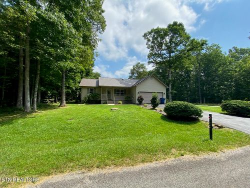 1041 Geronimo Ln, Crossville, TN, 38572-3462 | Card Image