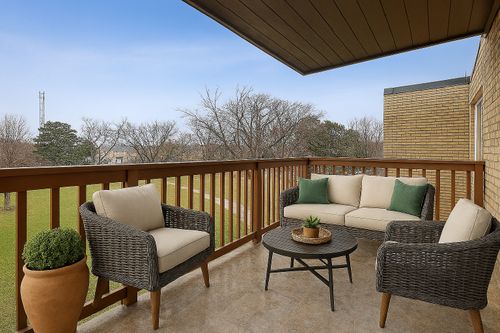 206-726 Dempster Street, Mount Prospect, IL, 60056 | Card Image