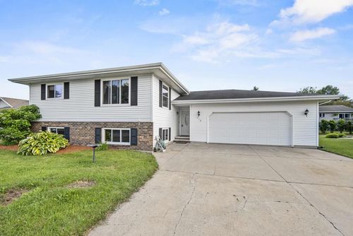 713 Stone Gate Drive, KIMBERLY, WI, 54136 | Card Image