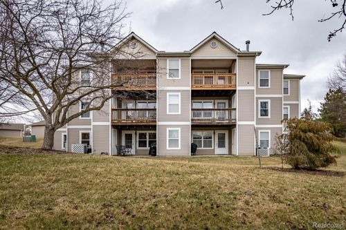 1563 Oakfield Dr, Ann Arbor, MI, 48108-3378 | Card Image