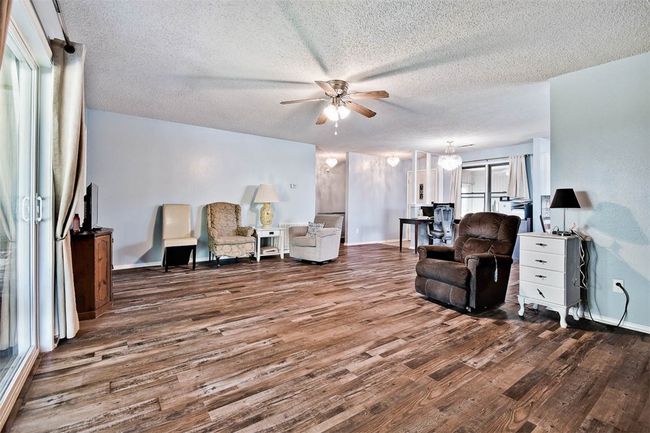 Living Room | Image 8