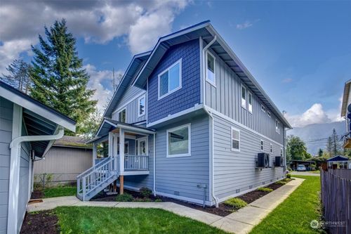 b-324 E 2nd Street, North Bend, WA, 98045 | Card Image