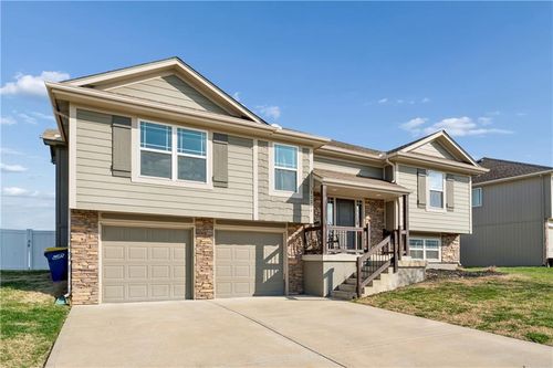 12204 E 214th St, Peculiar, MO, 64078-8324 | Card Image