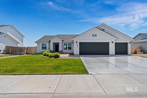 1015 Sw Besra Dr, Mountain Home, ID, 83647-2853 | Card Image