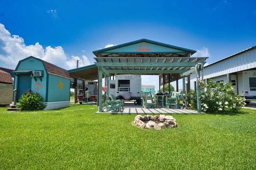 690 County Road 202, Sargent, TX, 77414-2212 | Card Image