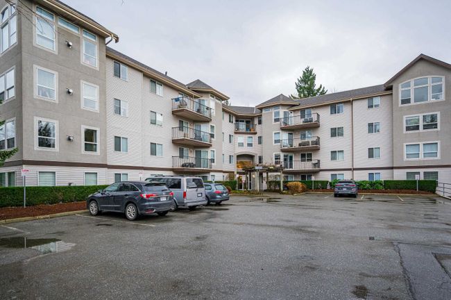 404 - 33480 George Ferguson Way, Condo with 2 bedrooms, 2 bathrooms and 2 parking in Abbotsford BC | Image 2