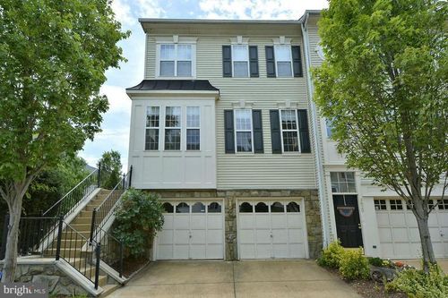 111 Cahill Dr, ALEXANDRIA, VA, 22304-6445 | Card Image