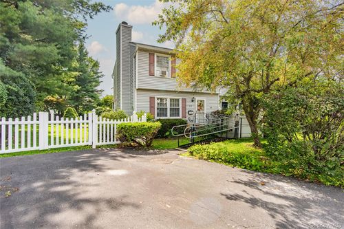 218 Fishkill Lndg, Beacon, NY, 12508-3619 | Card Image