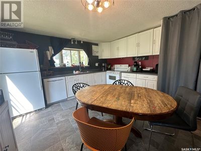 305 Eisenhower St, House other with 3 bedrooms, 1 bathrooms and null parking in Midale SK | Image 3